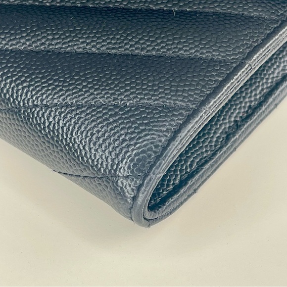 Saint Laurent WOC • Quilted Caviar Leather • Signature Edition - Picture 7 of 12